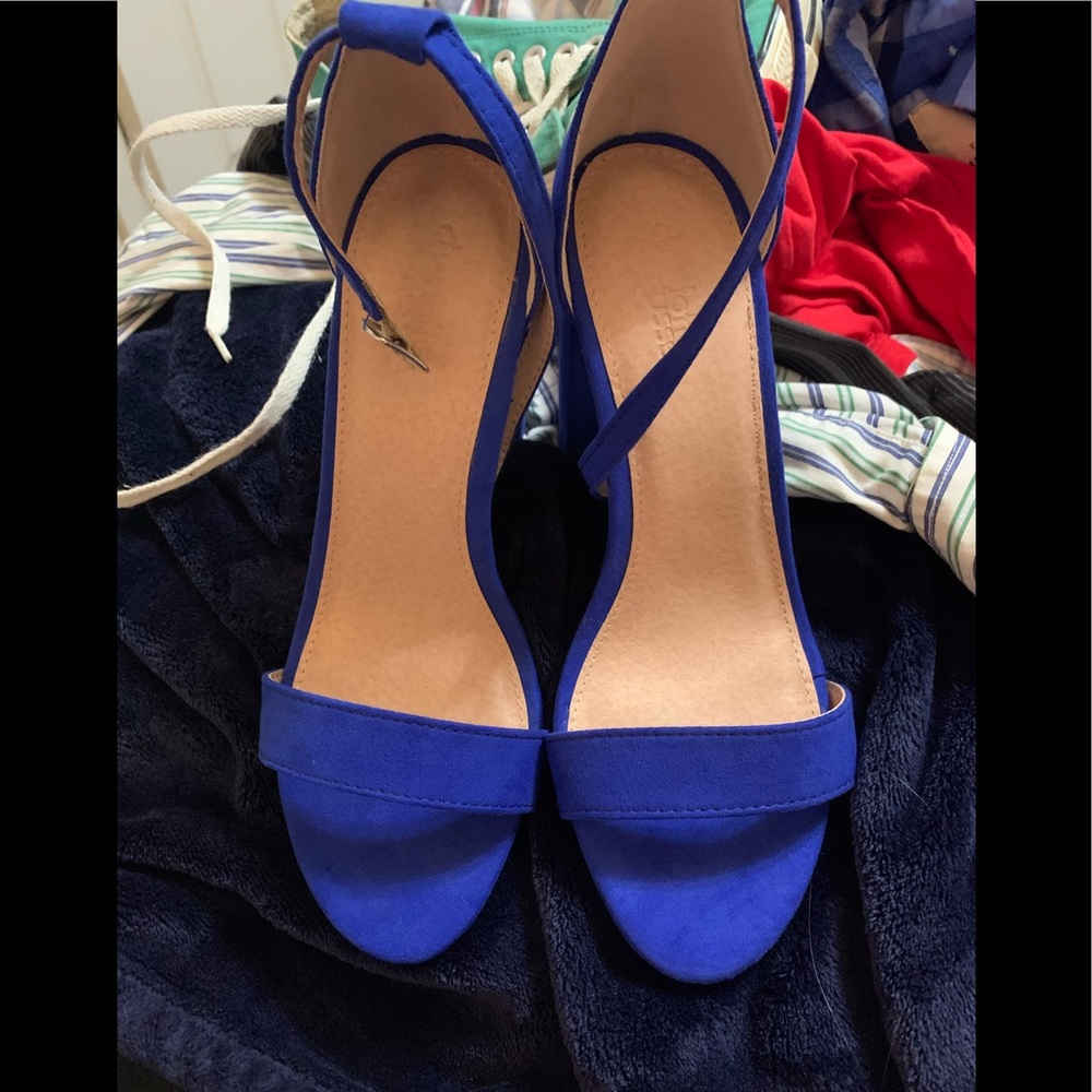 Charlotte russe pumps NWT